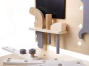 Zestaw majsterkowicza - drewniany warsztat z narzędziami na stoliku